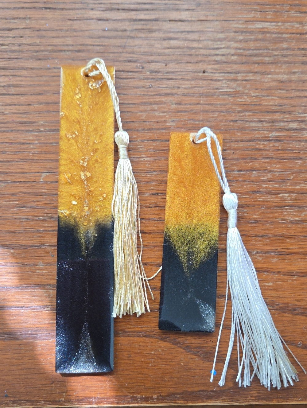 ✨️Handcrafted Gold and Black Resin Bookmark with Tassel - Home Accents